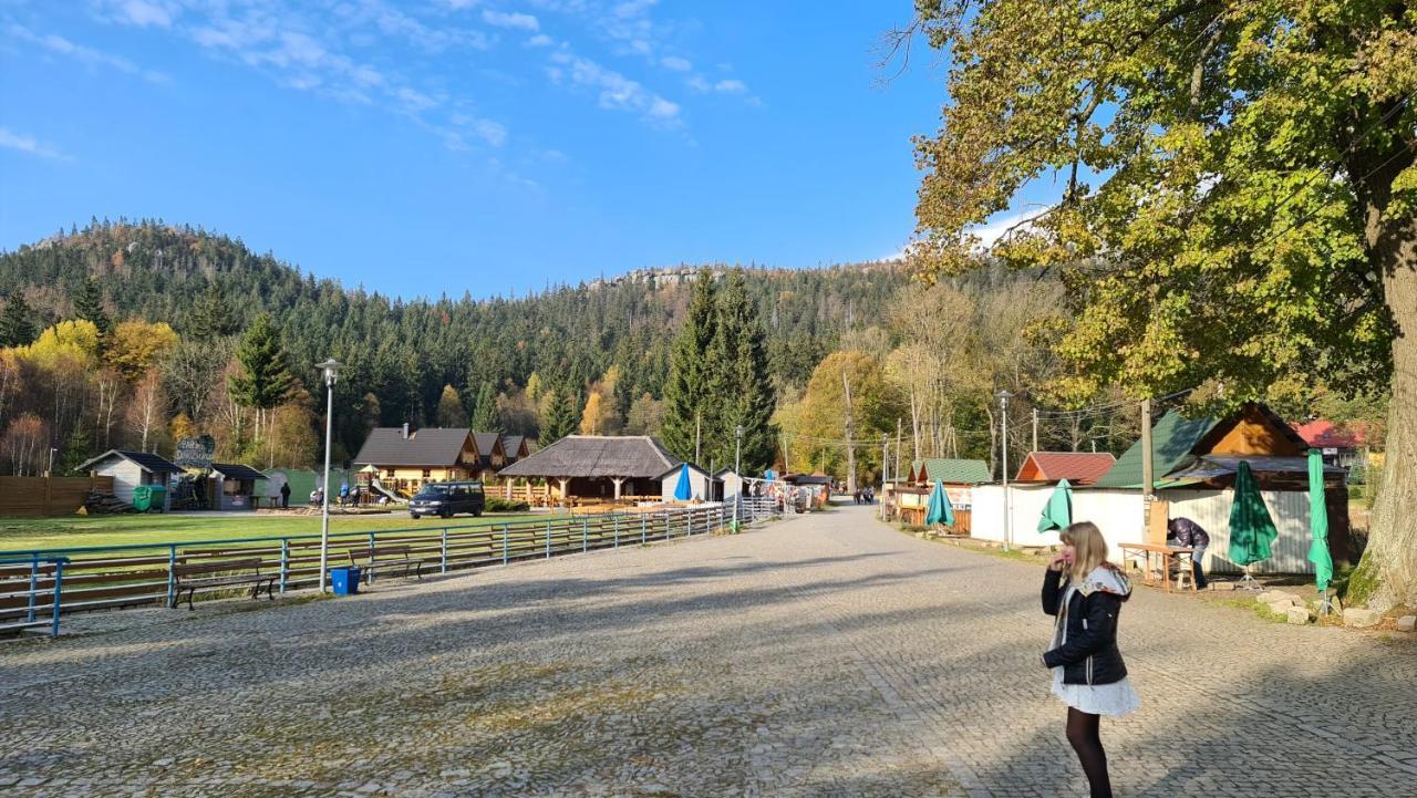 Zajazd Karlow Restauracja & Pokoje Goscinne Екстер'єр фото