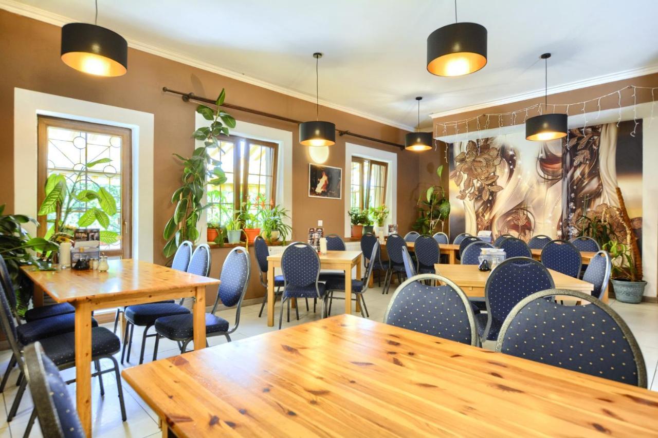 Zajazd Karlow Restauracja & Pokoje Goscinne Екстер'єр фото